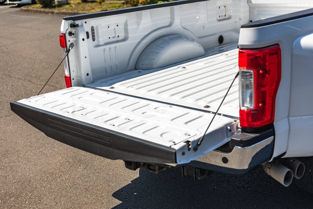 2017 Ford Super Duty F-350 DRW XLT