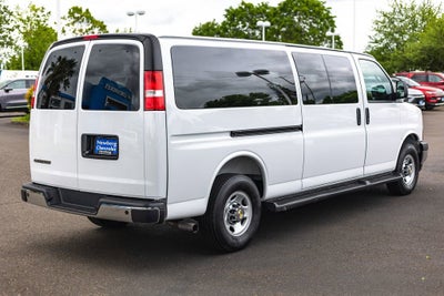 2025 Chevrolet Express Passenger 1LT