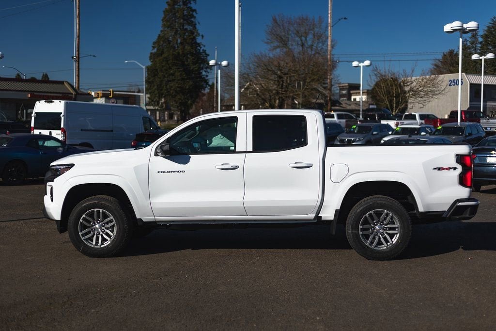 2025 Chevrolet Colorado WT/LT