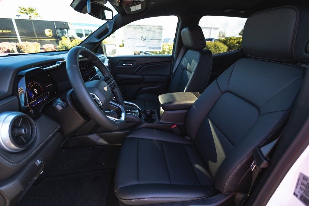 2025 Chevrolet Colorado WT/LT