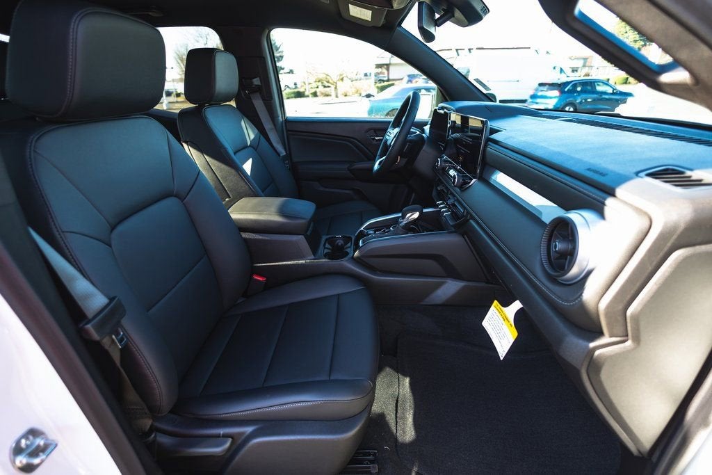 2025 Chevrolet Colorado WT/LT