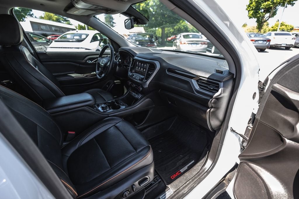 2023 GMC Acadia AT4
