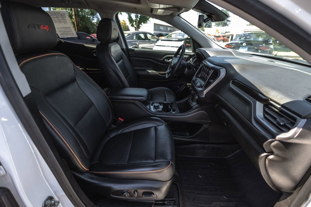 2023 GMC Acadia AT4