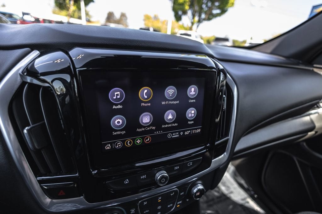 2022 Chevrolet Traverse LT Cloth