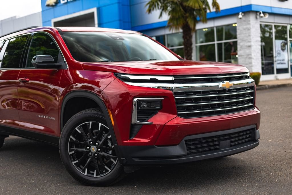 2025 Chevrolet Traverse LT