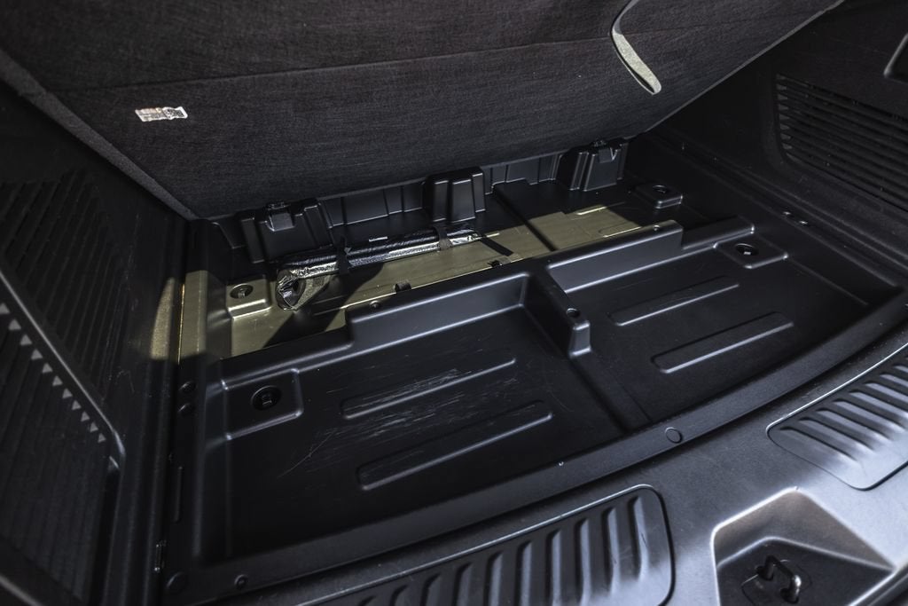 2022 Chevrolet Suburban LS