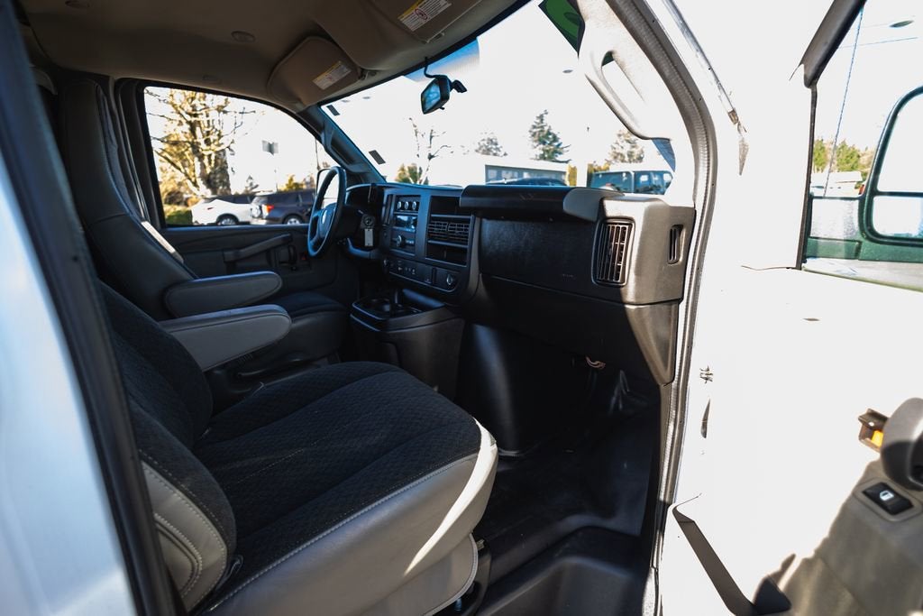 2022 GMC Savana Cargo 2500 Work Van