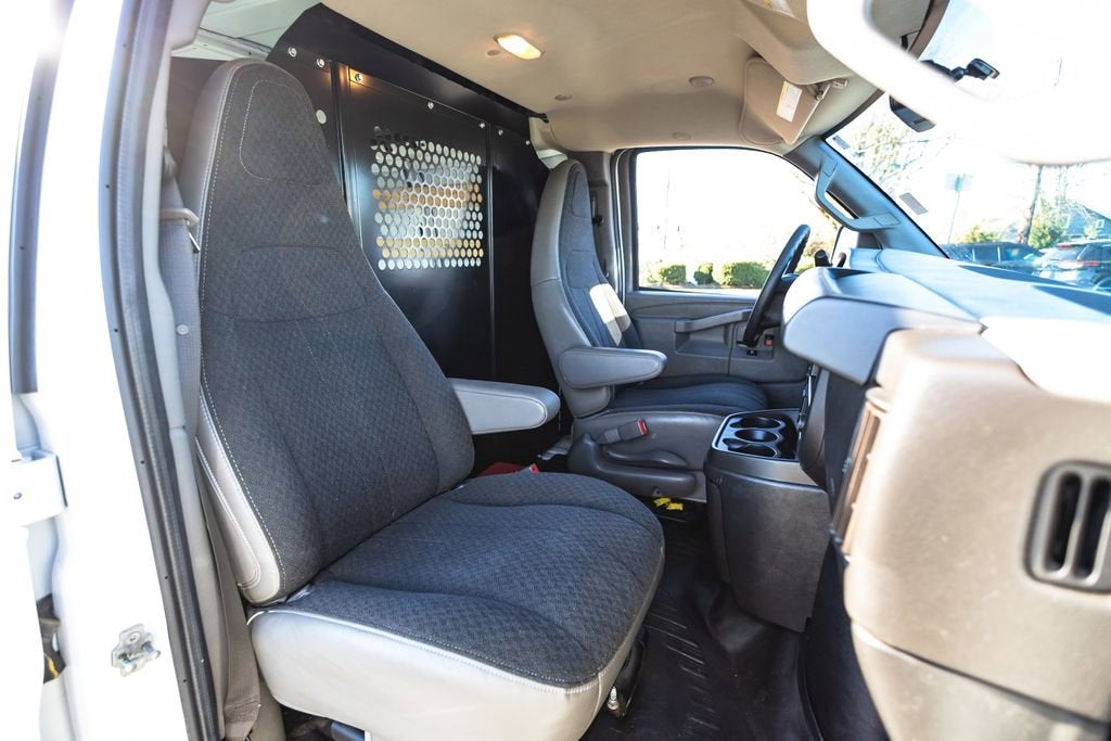 2022 GMC Savana Cargo 2500 Work Van