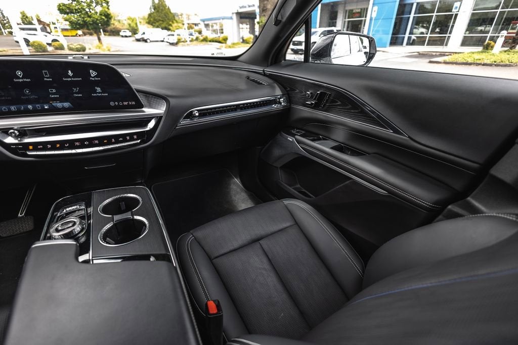 2024 Cadillac LYRIQ Sport 2