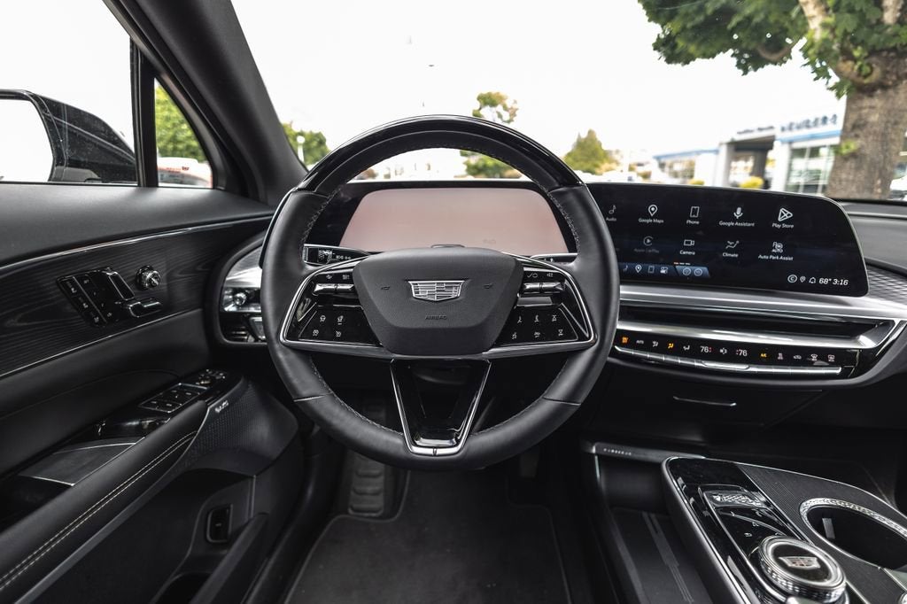 2024 Cadillac LYRIQ Sport 2