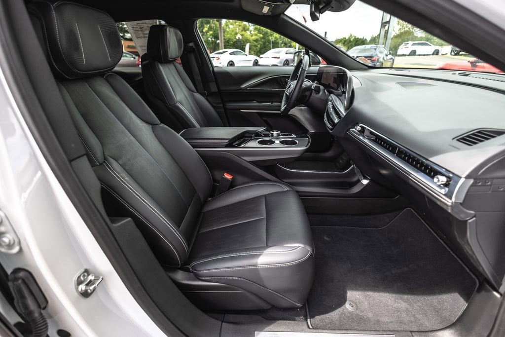 2024 Cadillac LYRIQ Sport 2
