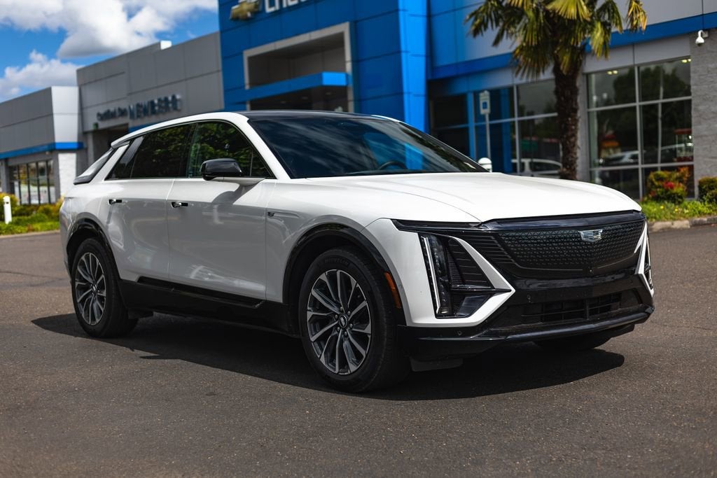 2024 Cadillac LYRIQ Sport 2