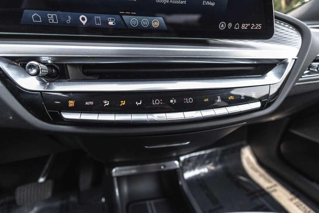 2024 Cadillac LYRIQ Sport 3