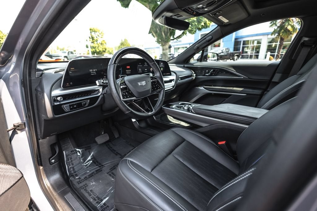 2024 Cadillac LYRIQ Sport 3
