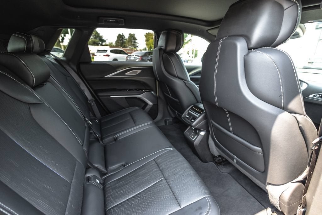 2024 Cadillac LYRIQ Sport 3