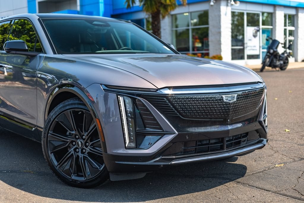 2024 Cadillac LYRIQ Sport 3