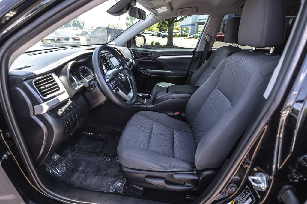 2019 Toyota Highlander LE