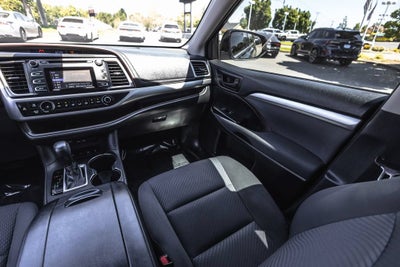 2019 Toyota Highlander LE