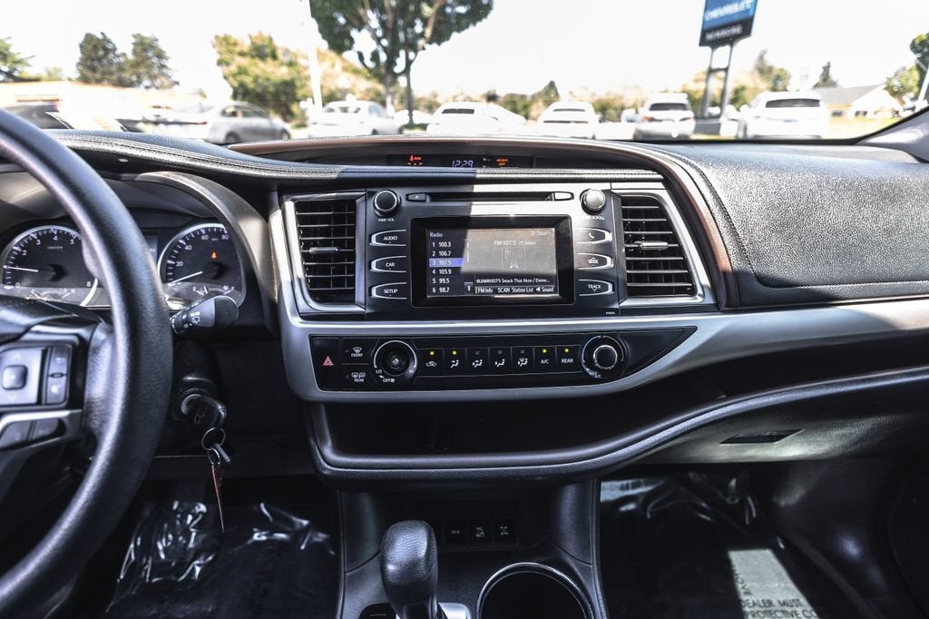 2019 Toyota Highlander LE