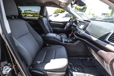 2019 Toyota Highlander LE