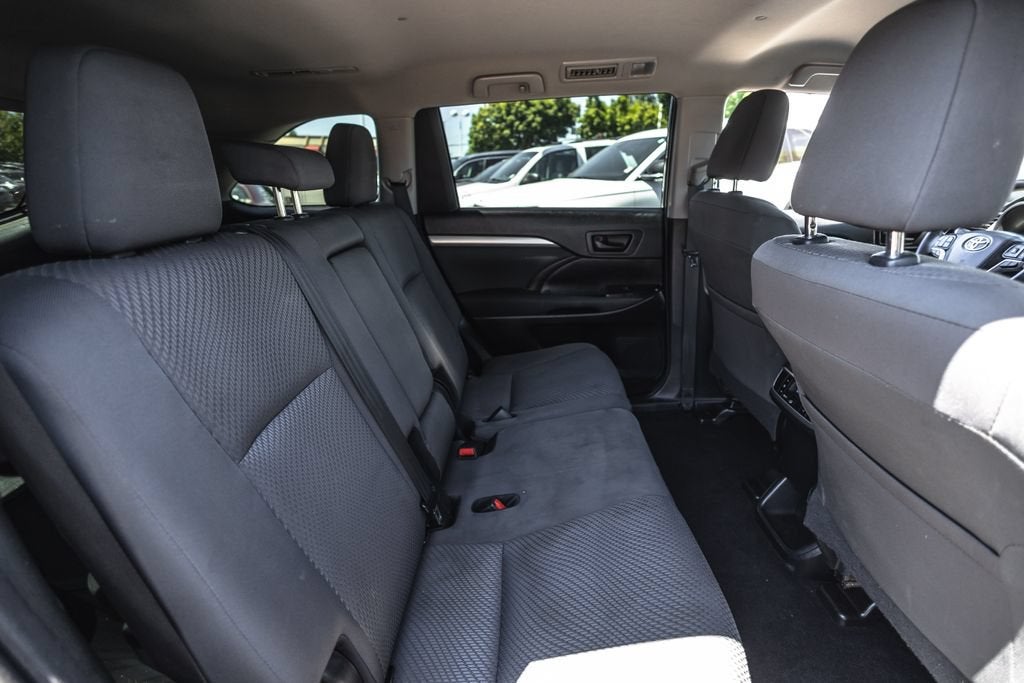 2019 Toyota Highlander LE