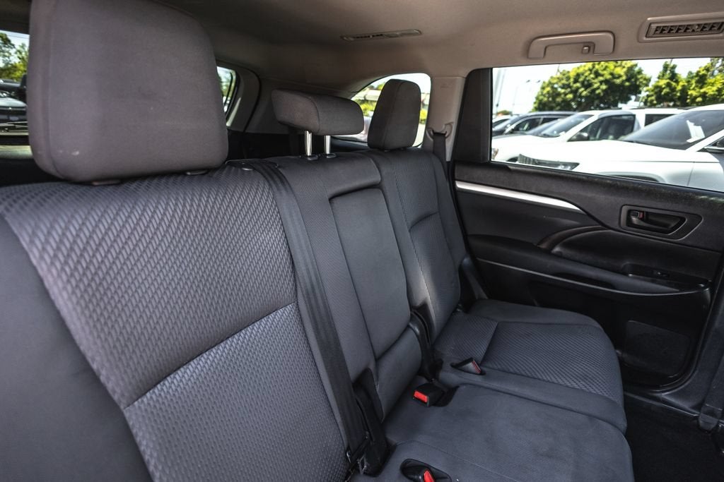 2019 Toyota Highlander LE