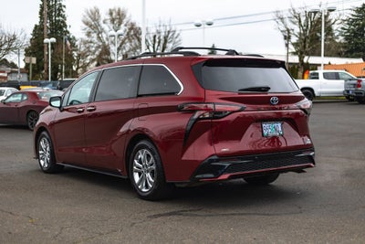 2022 Toyota Sienna XSE