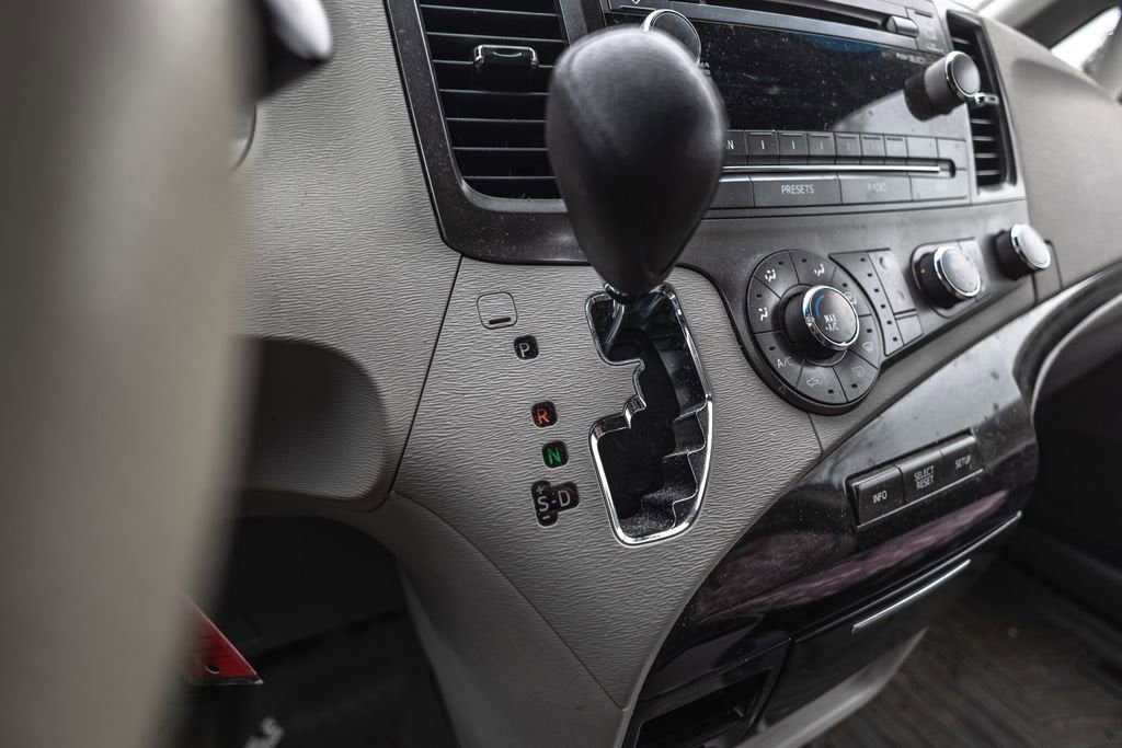 2012 Toyota Sienna LE AAS