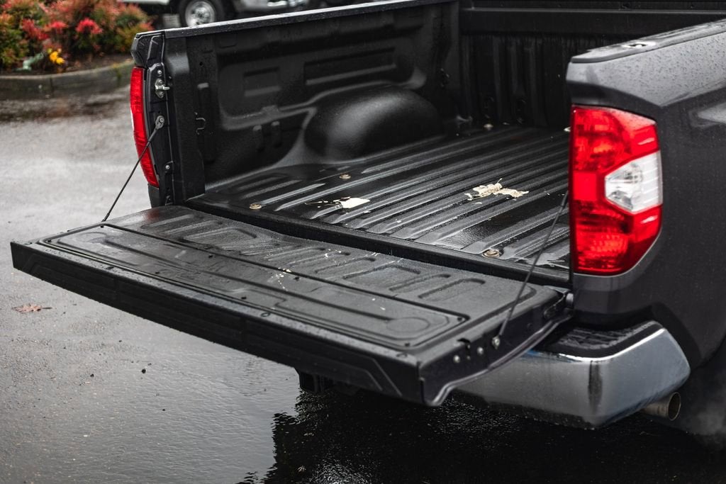 2017 Toyota Tundra 4WD SR5