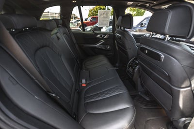 2025 BMW X5 M60i