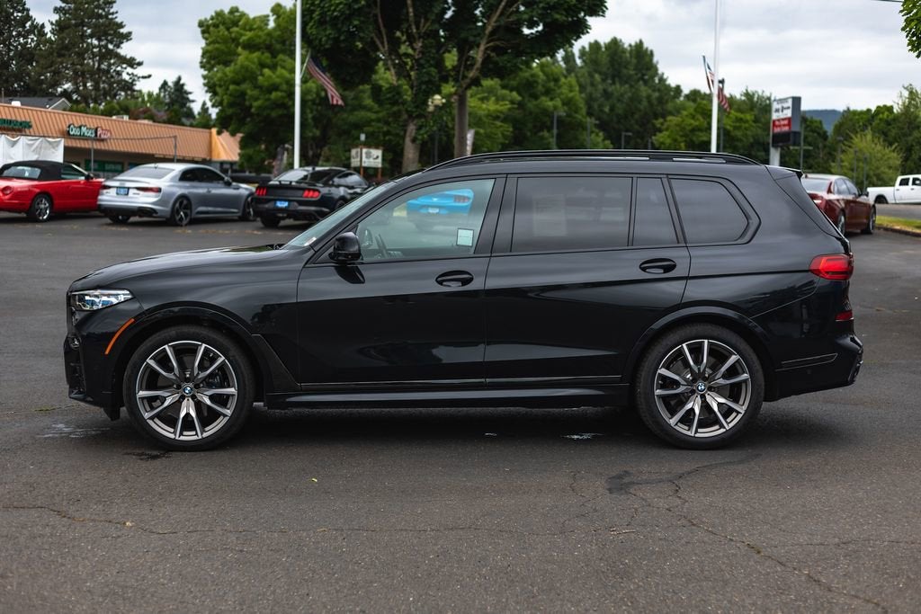 2021 BMW X7 M50i