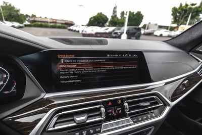 2021 BMW X7 M50i