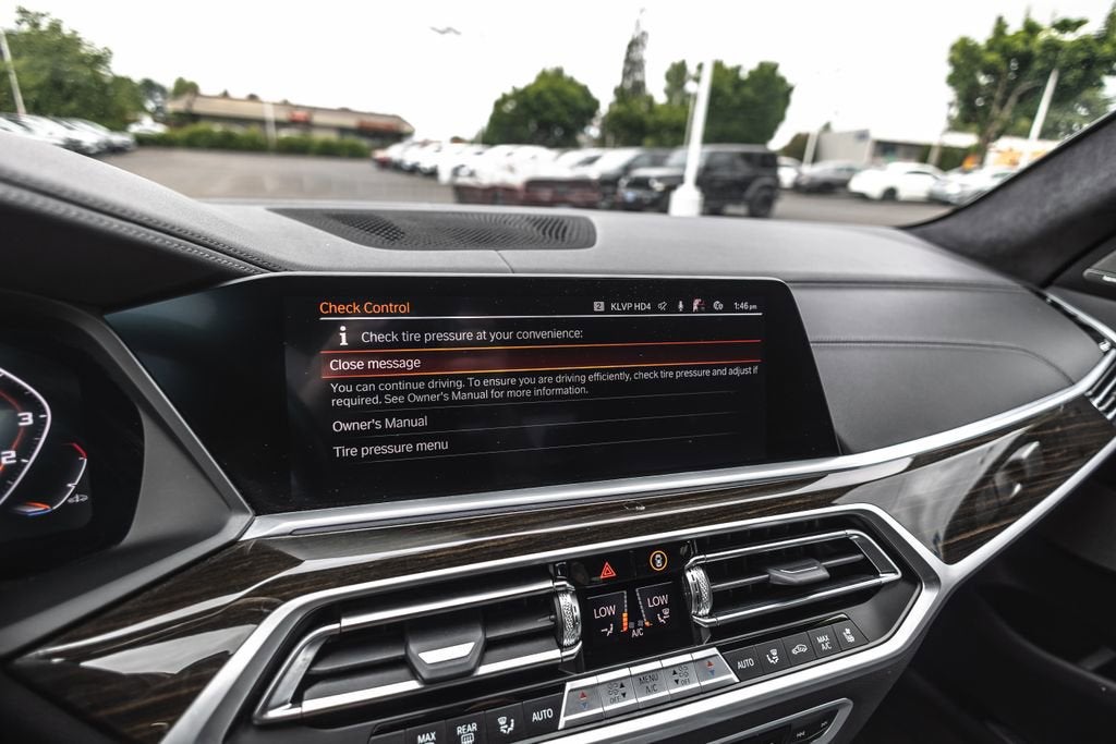 2021 BMW X7 M50i