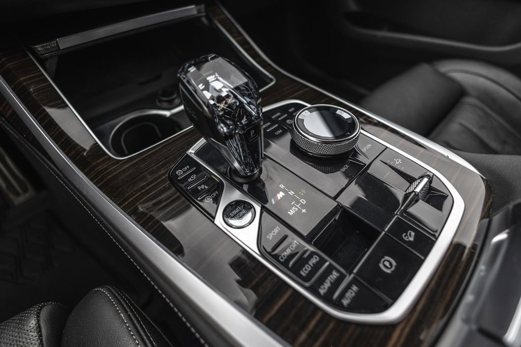 2021 BMW X7 M50i