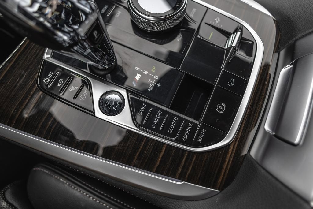 2021 BMW X7 M50i