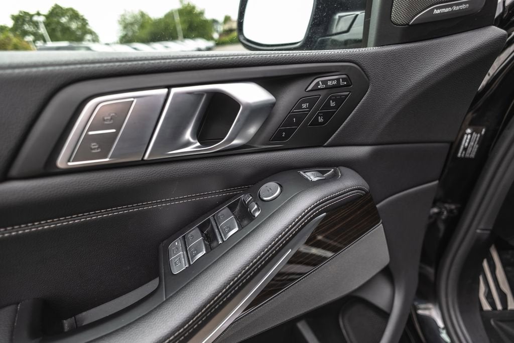 2021 BMW X7 M50i
