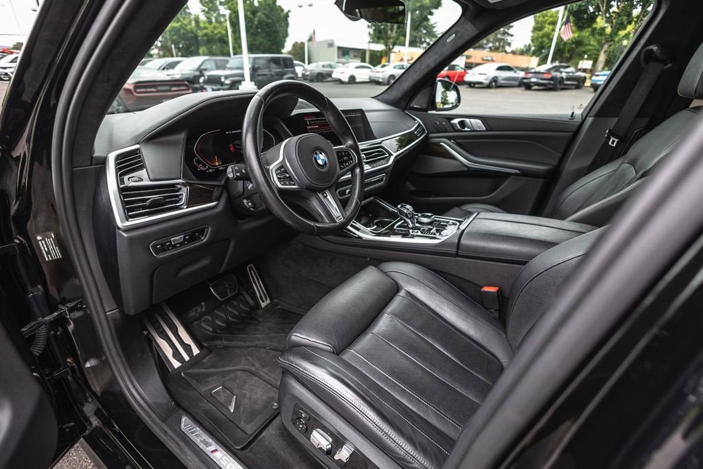 2021 BMW X7 M50i