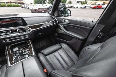 2021 BMW X7 M50i