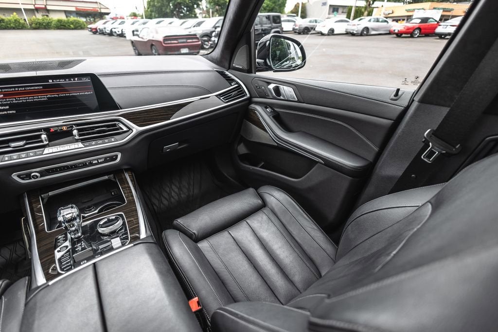 2021 BMW X7 M50i
