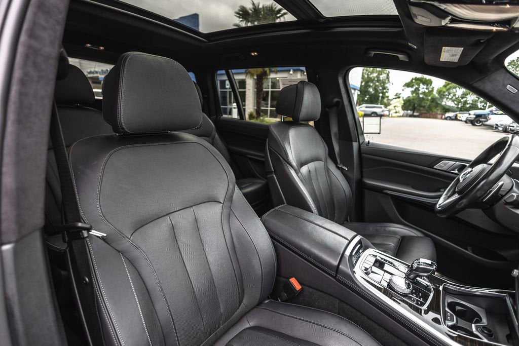 2021 BMW X7 M50i