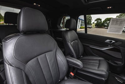 2021 BMW X7 M50i
