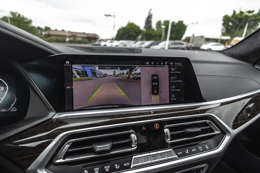 2021 BMW X7 M50i