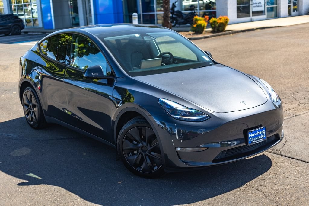 2025 Tesla Model Y Long Range