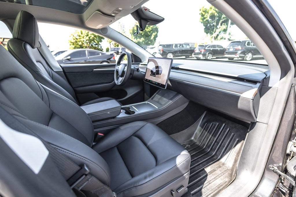 2025 Tesla Model Y Long Range