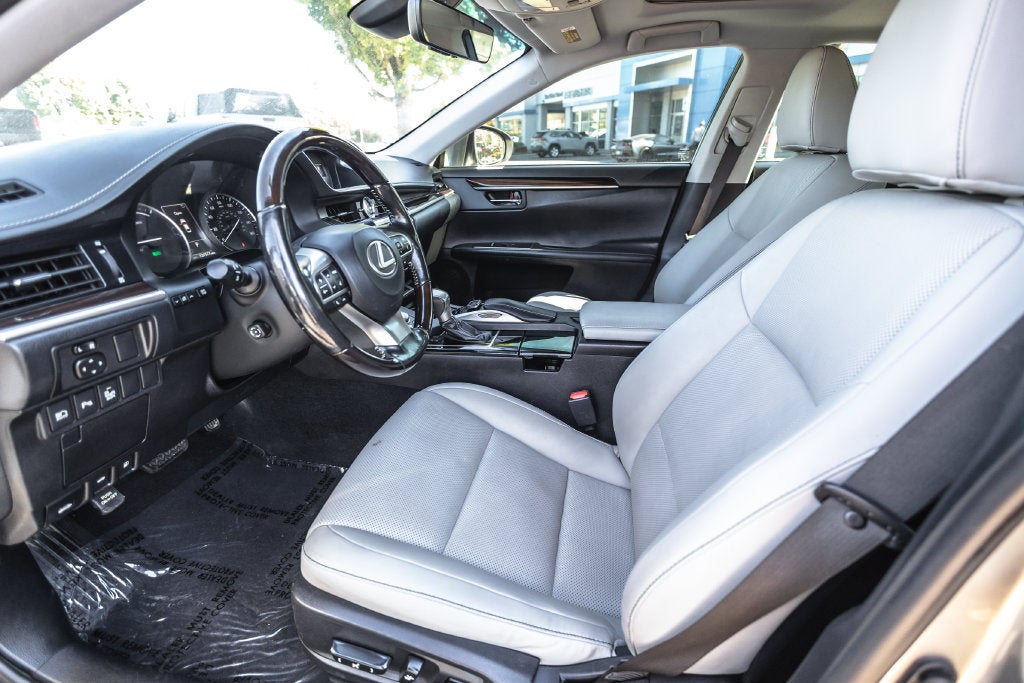 2017 Lexus ES ES 300h