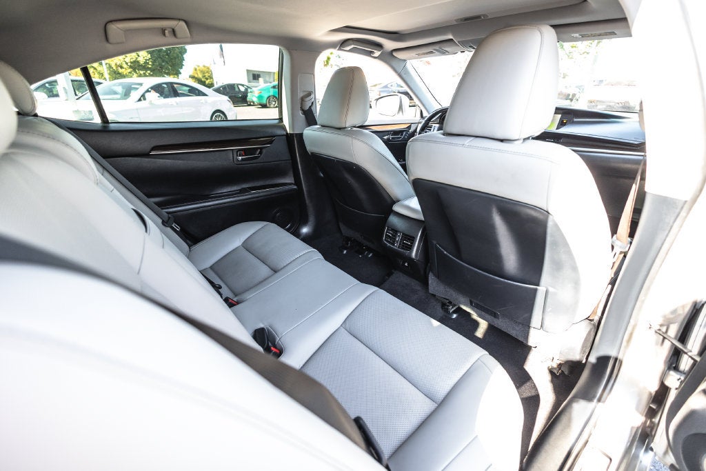 2017 Lexus ES ES 300h
