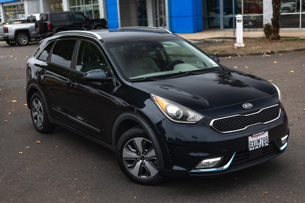 Used 2019 Kia Niro LX with VIN KNDCM3LDXK5218602 for sale in Newberg, OR