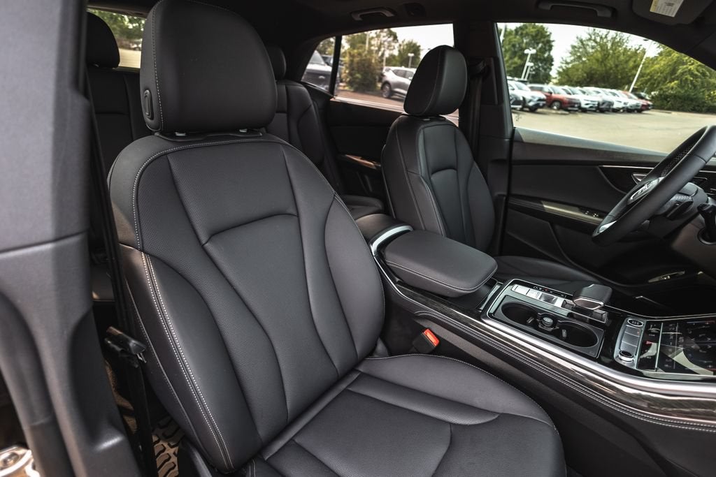 2025 Audi Q8 Premium Plus