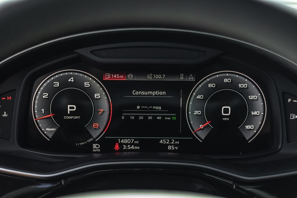 2025 Audi Q8 Premium Plus