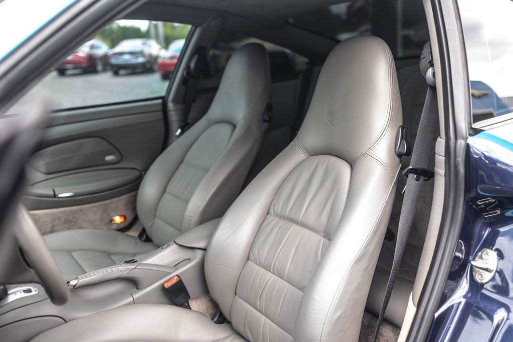 2003 Porsche 911 Carrera Base
